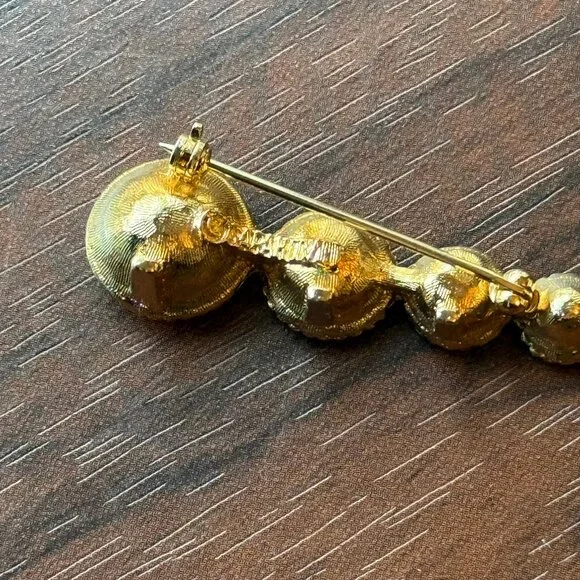 1960s Sarah Coventry Saucy Pink Rhinestone Tassel Brooch Pin Gold Tone - Picture 3 of 3